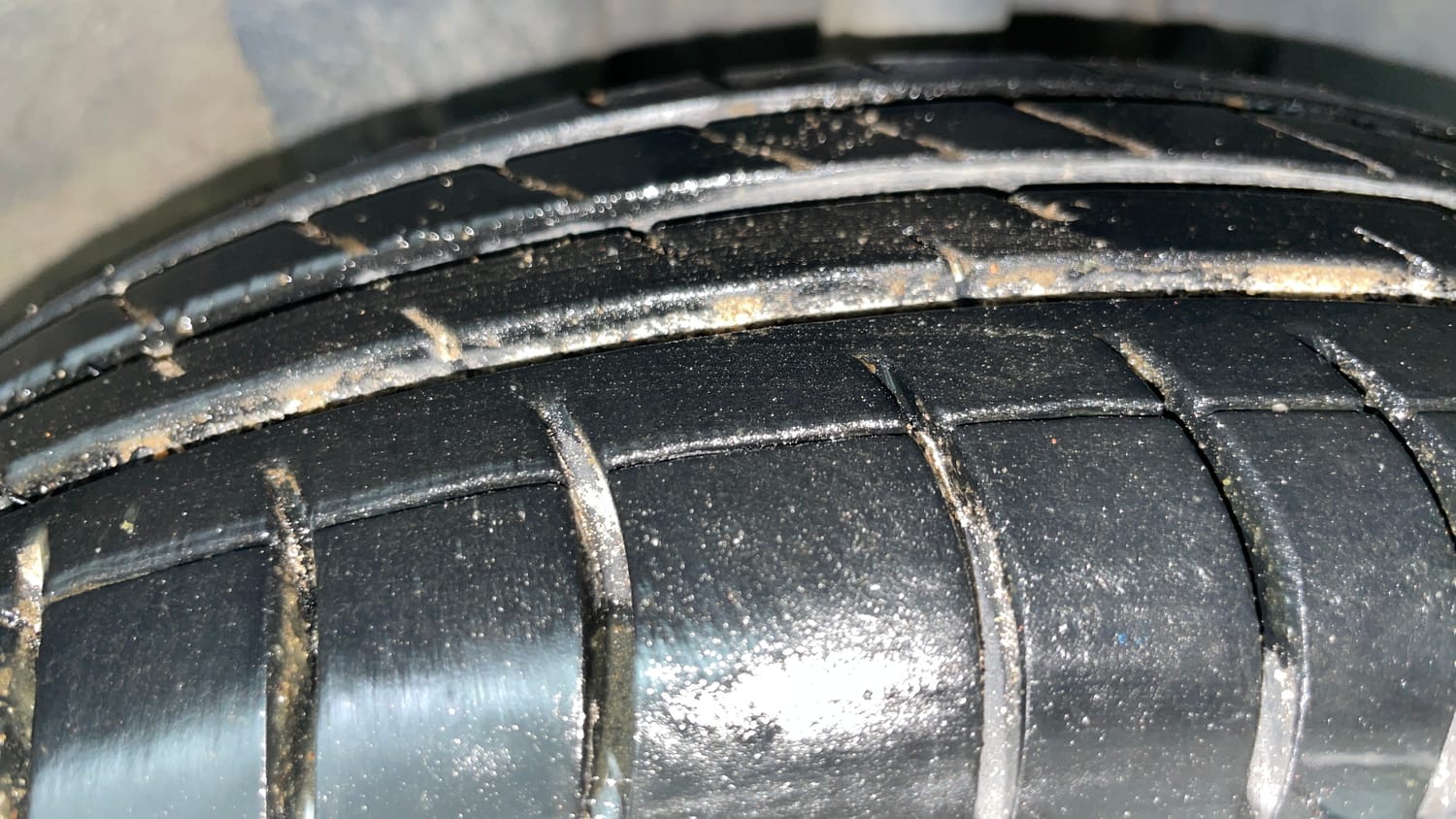 Used 2019 Renault Kwid RXT (O) 1.0 SCE Edition Petrol Manual tyres RIGHT FRONT TYRE TREAD VIEW