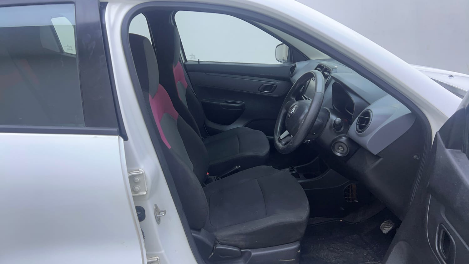 Used 2018 Renault Kwid 1.0 RXT AMT Opt Petrol Automatic interior RIGHT SIDE FRONT DOOR CABIN VIEW