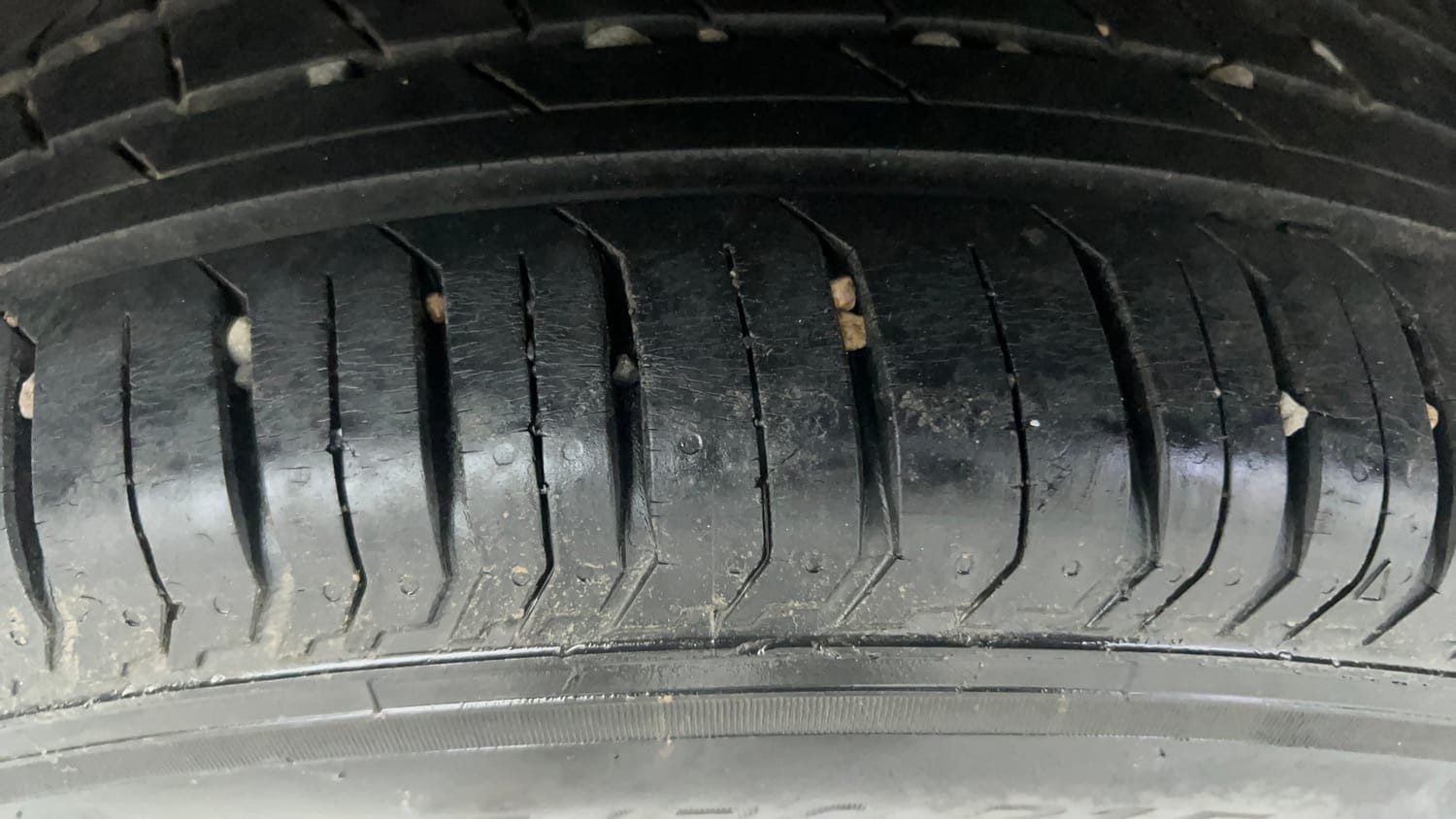 Used 2022 Tata Punch Adventure Rhythm Pack MT Petrol Manual tyres RIGHT REAR TYRE TREAD VIEW