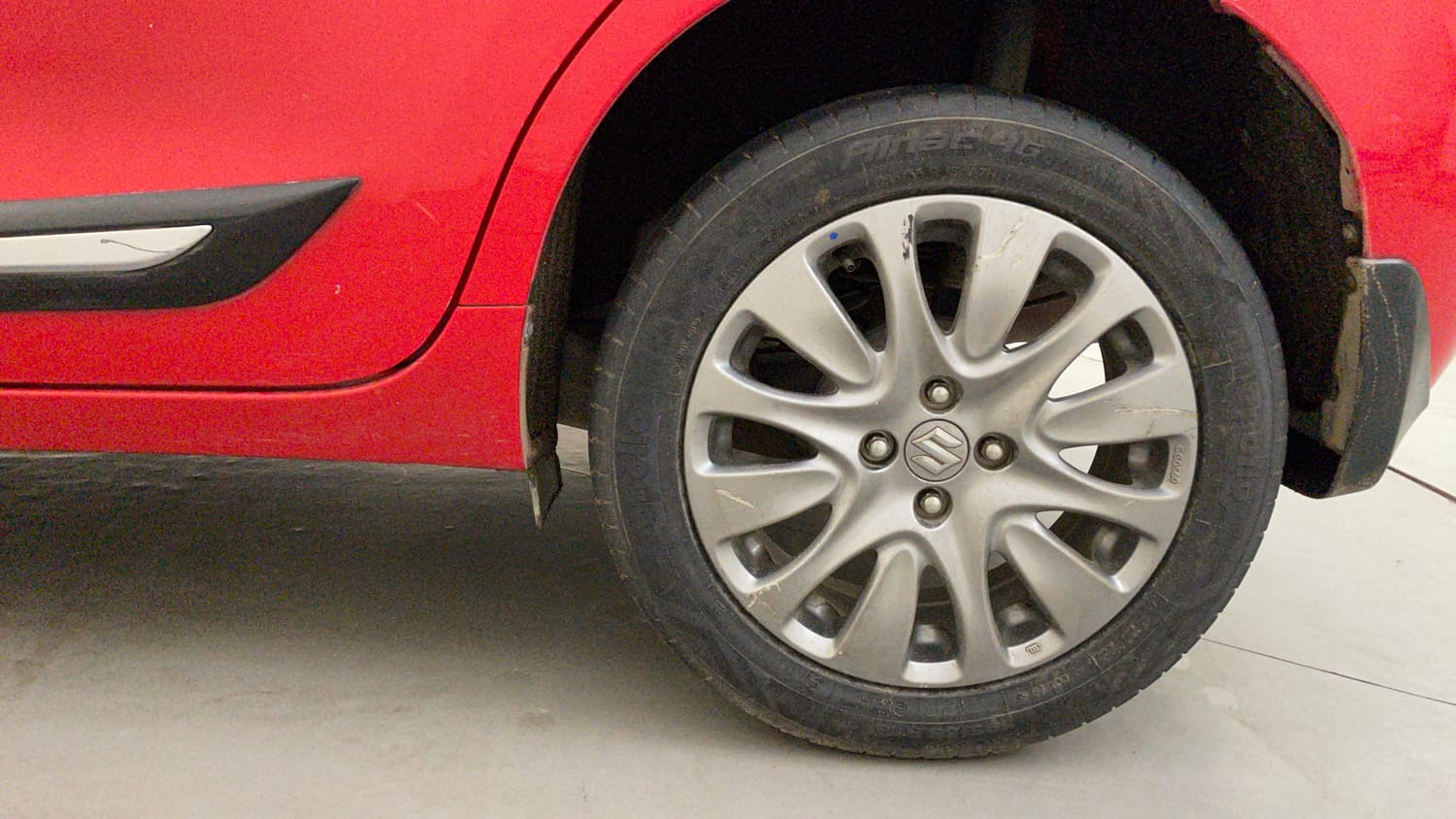 Used 2017 Maruti Suzuki Baleno Zeta 1.2 AT Petrol Automatic tyres LEFT REAR TYRE RIM VIEW