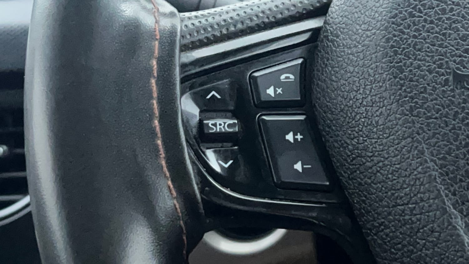 Used 2019 Tata Nexon XM Petrol Manual top_features Steering mounted controls