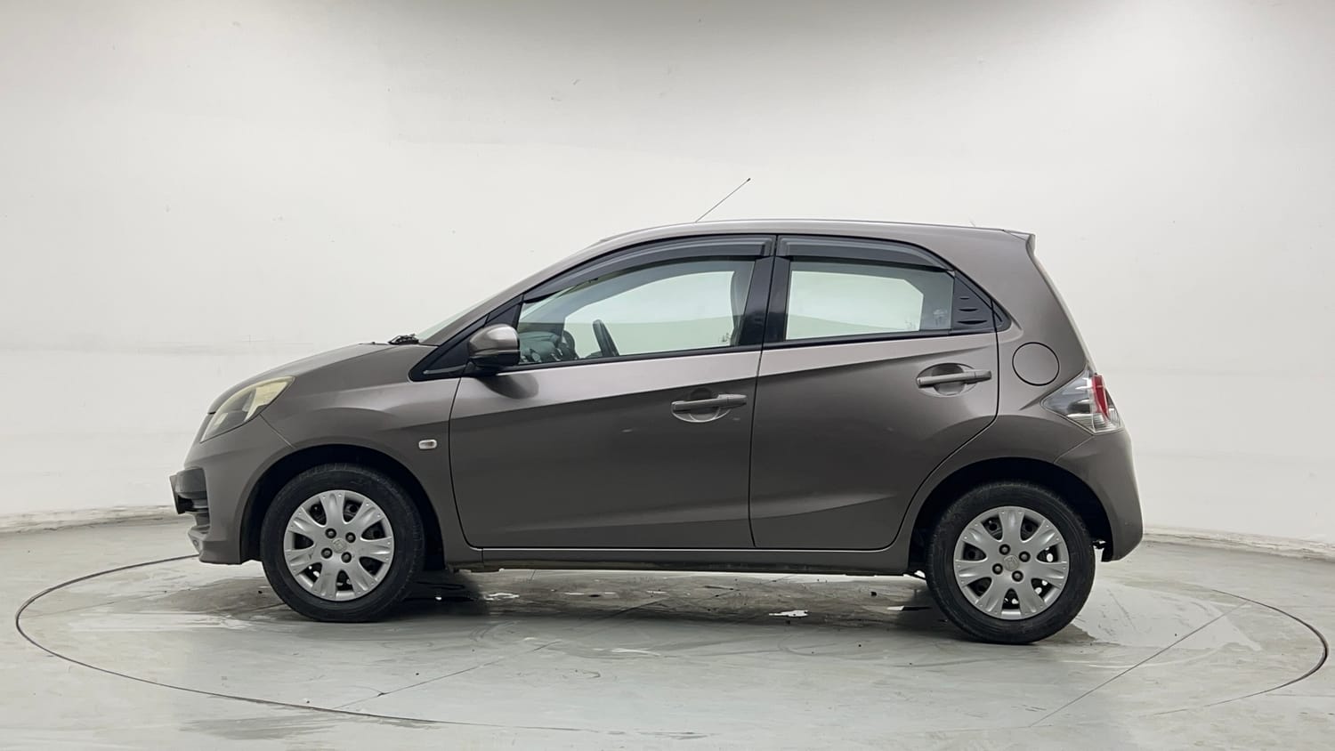 Used 2015 Honda Brio S MT Petrol Manual exterior LEFT SIDE VIEW