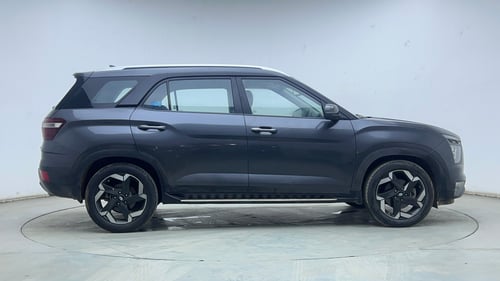 Used 2022 Hyundai Alcazar Signature (O) 6 STR 2.0 Petrol AT Petrol Automatic exterior RIGHT SIDE VIEW