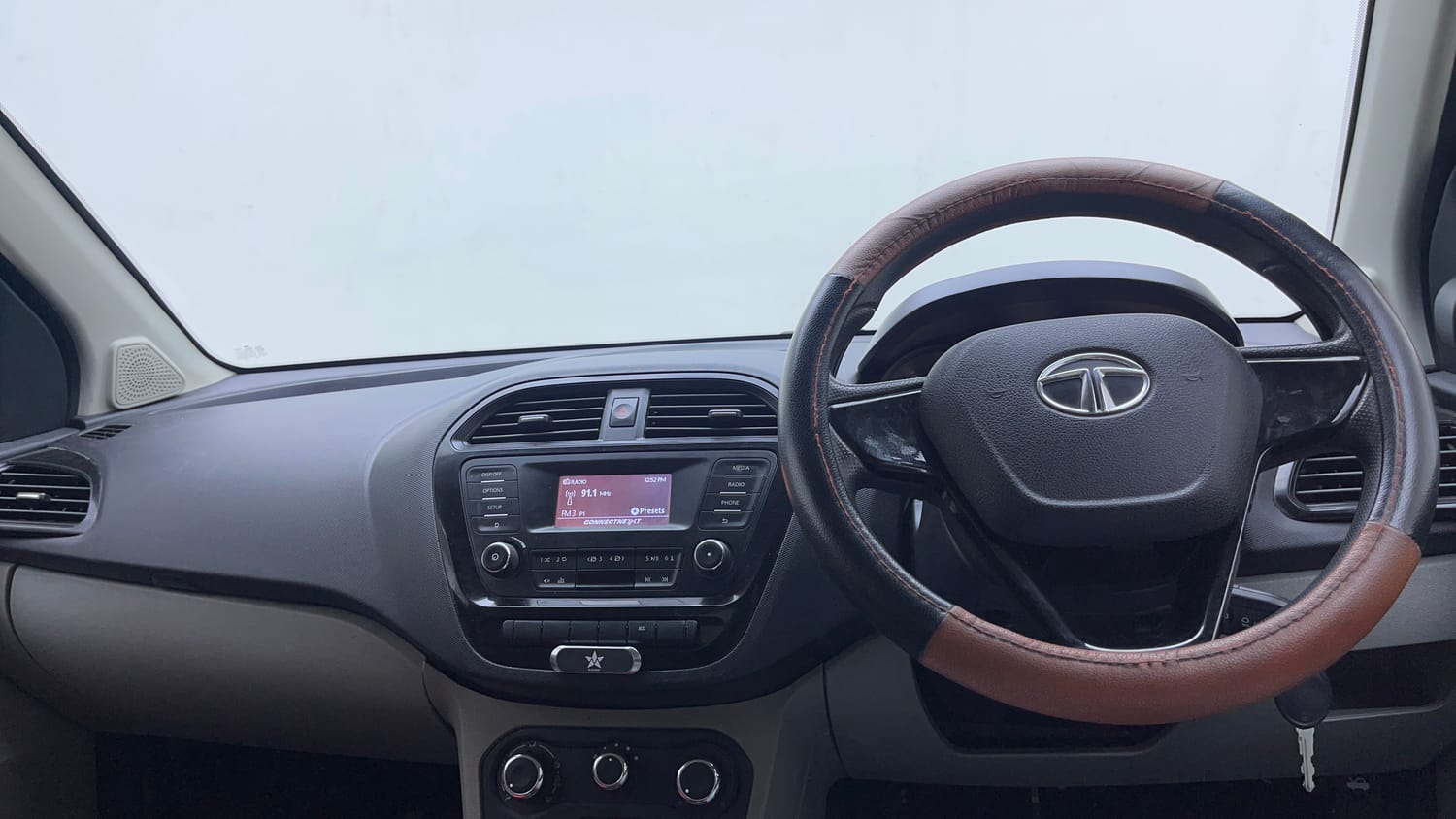 Used 2018 Tata Tiago Revotron XT Petrol Manual interior DASHBOARD VIEW