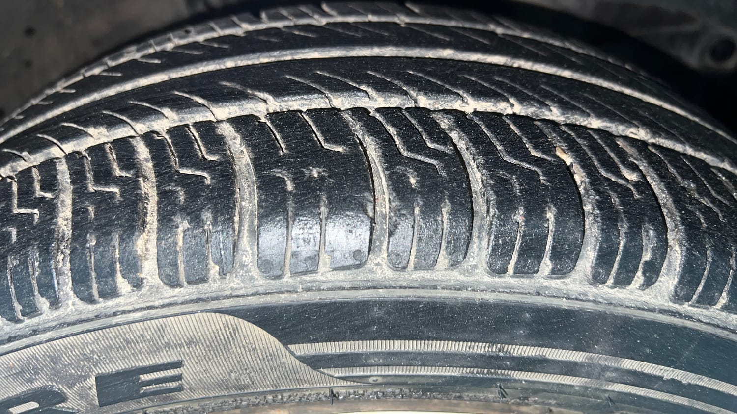 Used 2015 Honda Brio S MT Petrol Manual tyres RIGHT FRONT TYRE TREAD VIEW
