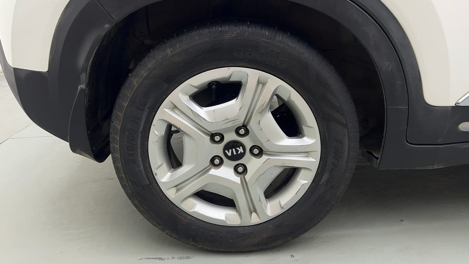 Used 2021 Kia Sonet HTX 1.5 Diesel Manual tyres RIGHT REAR TYRE RIM VIEW
