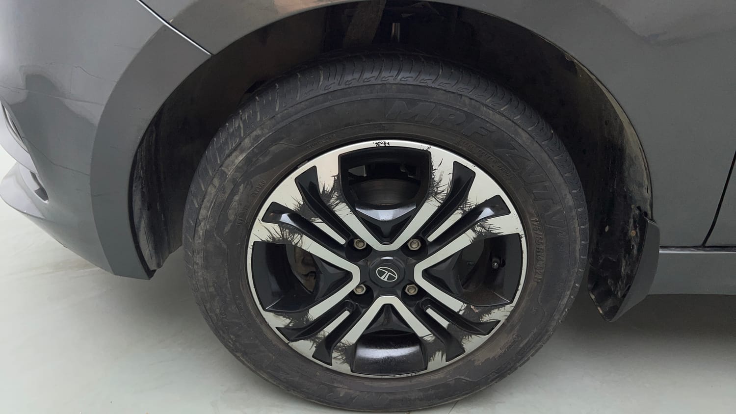 Used 2024 Tata Tiago XTA Petrol Automatic tyres LEFT FRONT TYRE RIM VIEW