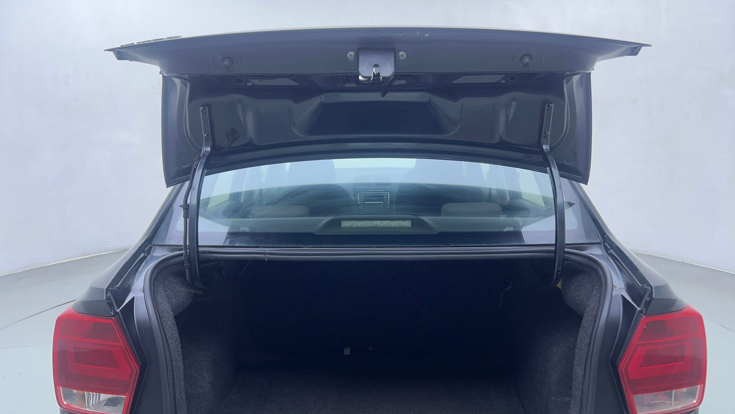 Used 2019 Volkswagen Ameo Comfortline 1.0L (P) Petrol Manual interior DICKY DOOR OPEN VIEW