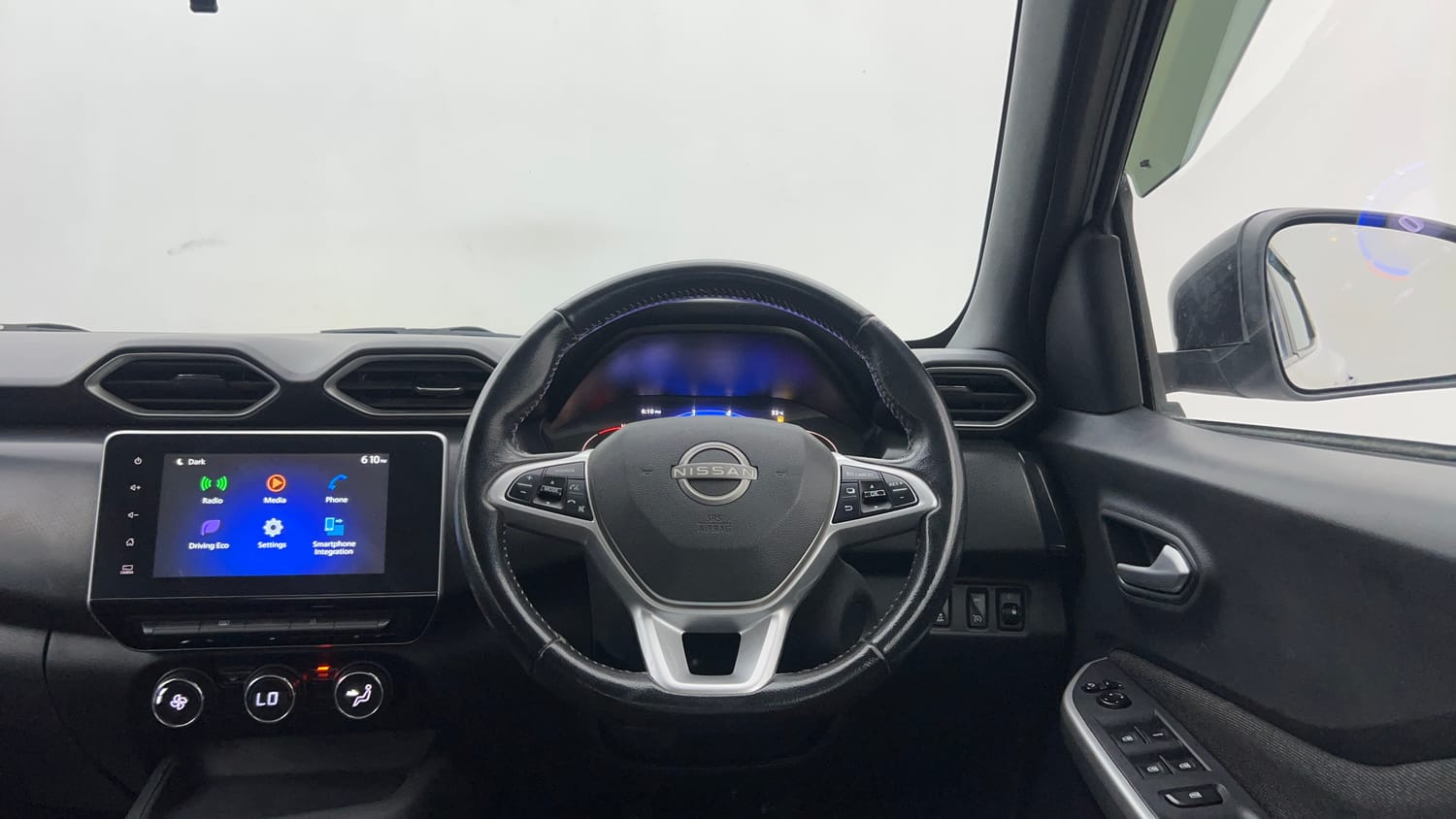 Used 2024 Nissan Magnite XV Premium Turbo CVT Petrol Automatic interior STEERING VIEW