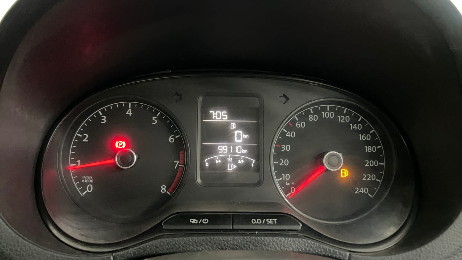 Used 2015 Volkswagen Polo Comfortline 1.2L (P) Petrol Manual interior CLUSTERMETER VIEW