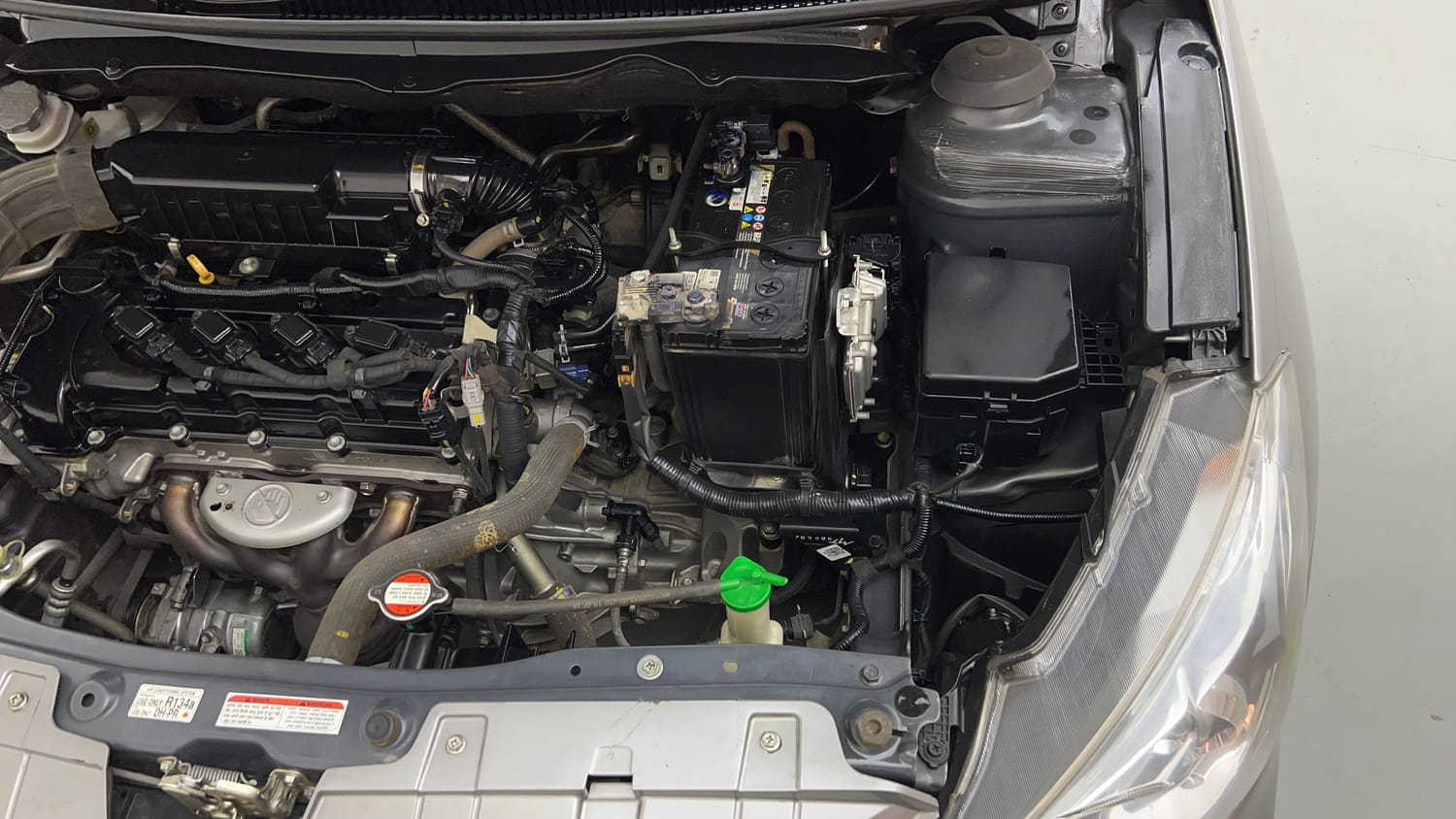 Used 2018 Maruti Suzuki Ciaz Delta Hybrid 1.5 Petrol Manual engine ENGINE LEFT SIDE VIEW