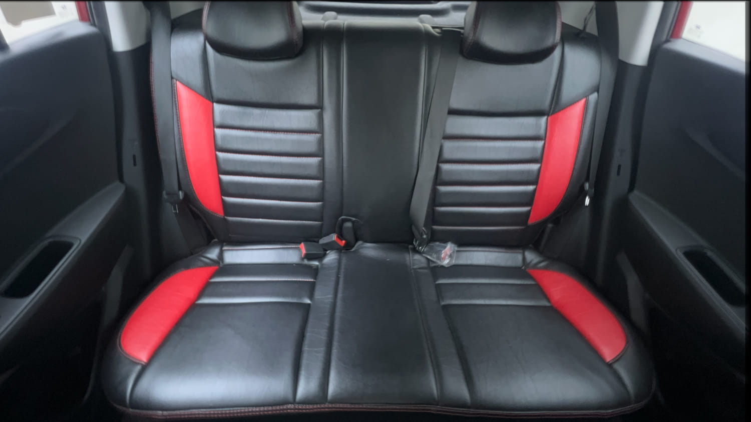 Used 2024 Hyundai Exter SX (O) Connect 1.2 AMT Petrol Automatic interior REAR SEAT CONDITION VIEW