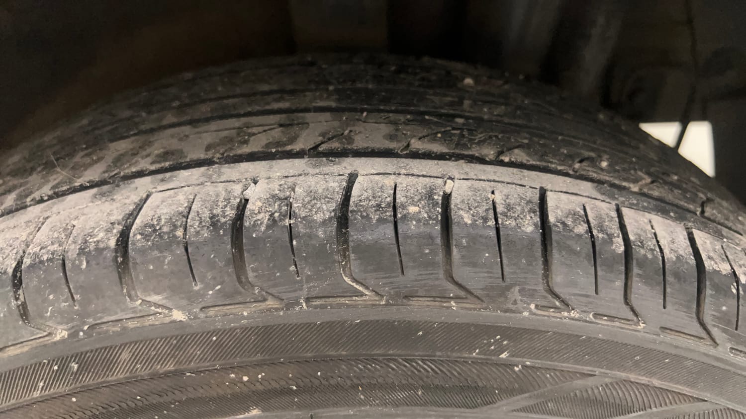 Used 2014 Hyundai Grand i10 Sportz 1.1 CRDi Diesel Manual tyres LEFT REAR TYRE TREAD VIEW
