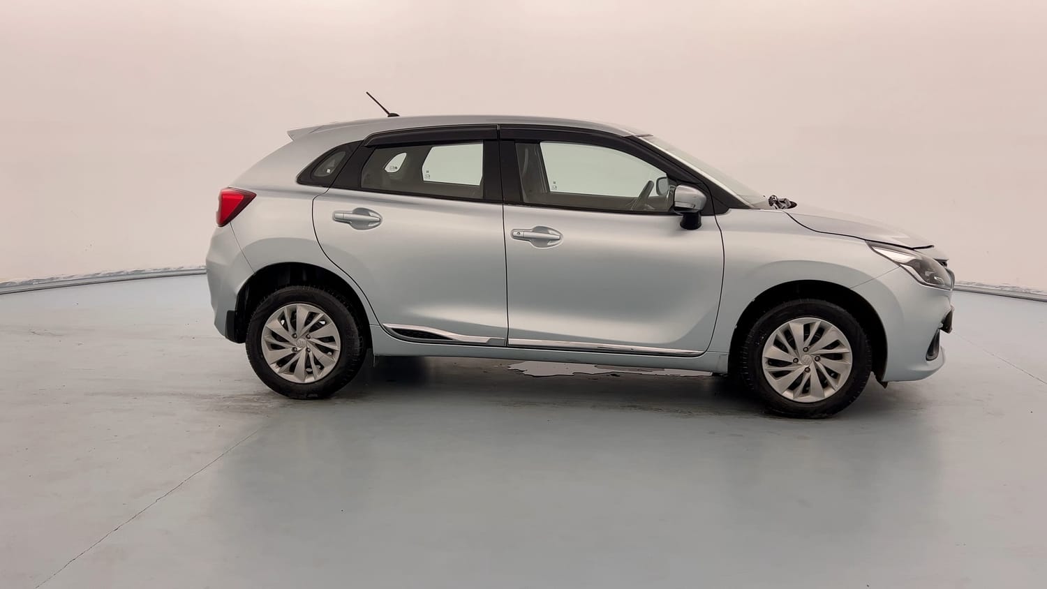 Used 2023 Maruti Suzuki Baleno Delta MT Petrol Manual exterior RIGHT SIDE VIEW