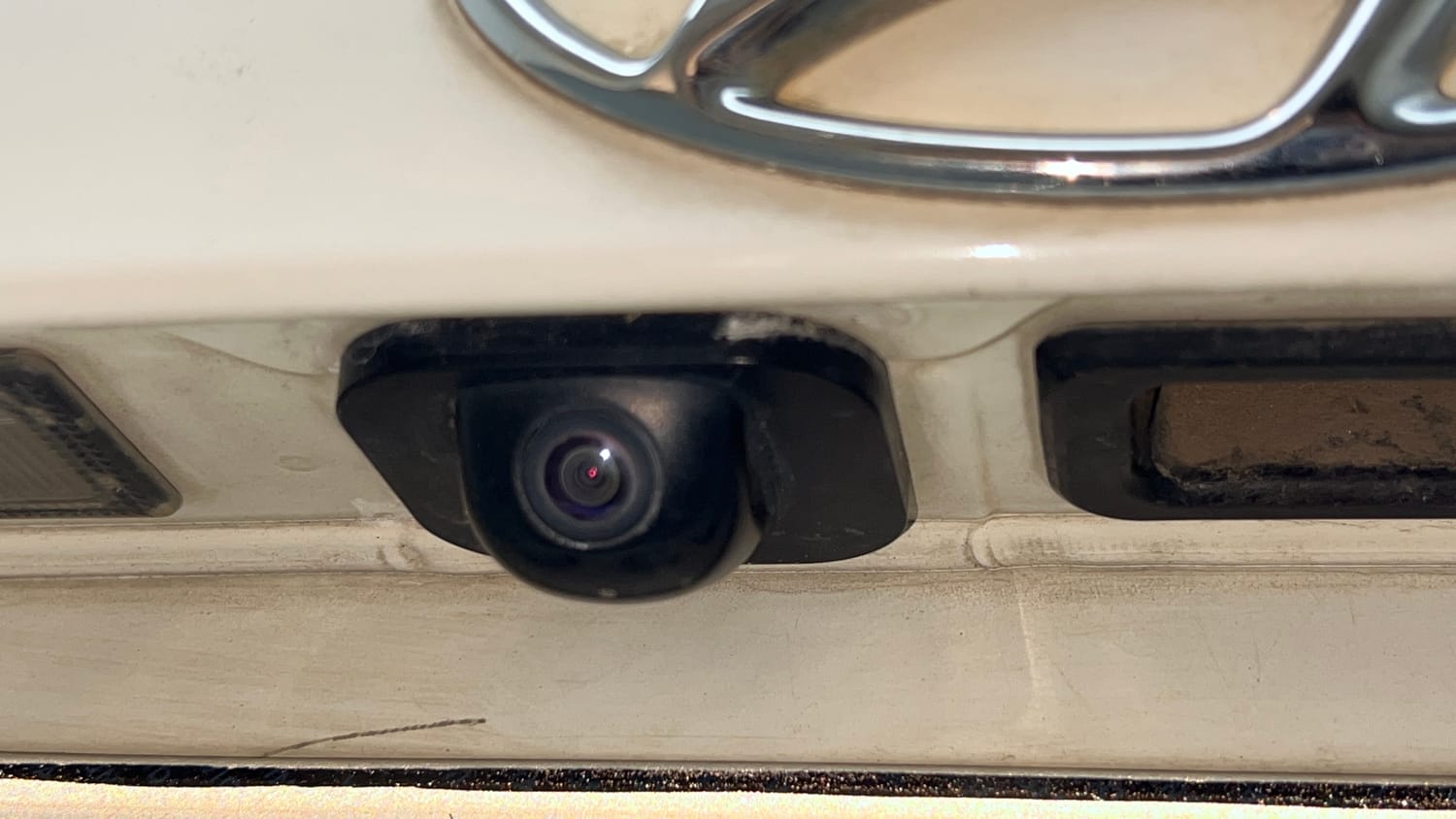Used 2018 Hyundai Elite i20 Asta 1.2 AT Petrol Automatic top_features Rear camera