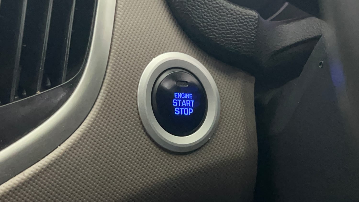 Used 2018 Hyundai Creta SX Plus 1.6 AT Petrol Petrol Automatic top_features Keyless start