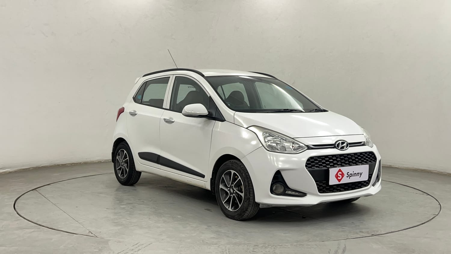 Used 2017 Hyundai Grand i10 Asta 1.2 Kappa VTVT Petrol Manual exterior RIGHT FRONT CORNER VIEW