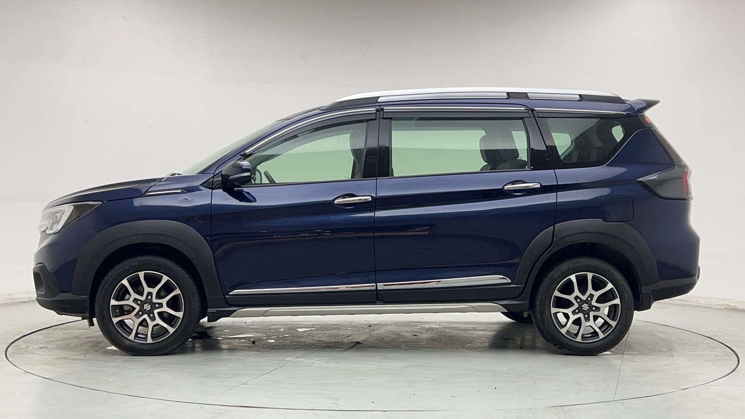 Used 2022 Maruti Suzuki XL6 Alpha Plus MT Petrol Petrol Manual exterior LEFT SIDE VIEW