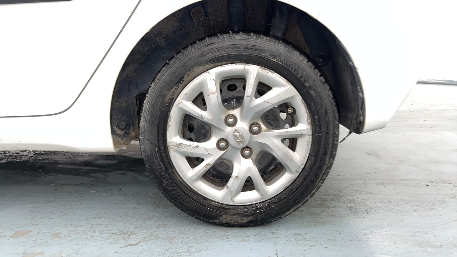 Used 2019 Hyundai Grand i10 Magna 1.2 Kappa VTVT Petrol Manual tyres LEFT REAR TYRE RIM VIEW