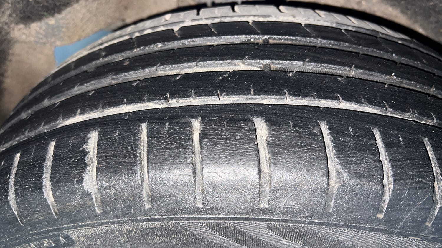 Used 2019 Maruti Suzuki Baleno Alpha Petrol Manual tyres RIGHT REAR TYRE TREAD VIEW