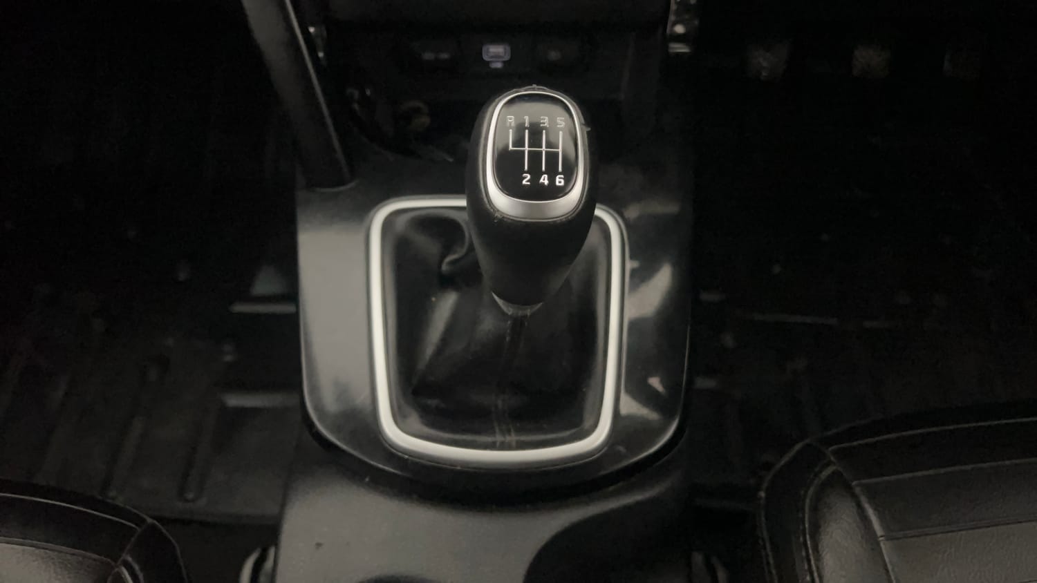 Used 2020 Kia Seltos HTK Plus 1.5 Petrol Manual interior GEAR  KNOB VIEW