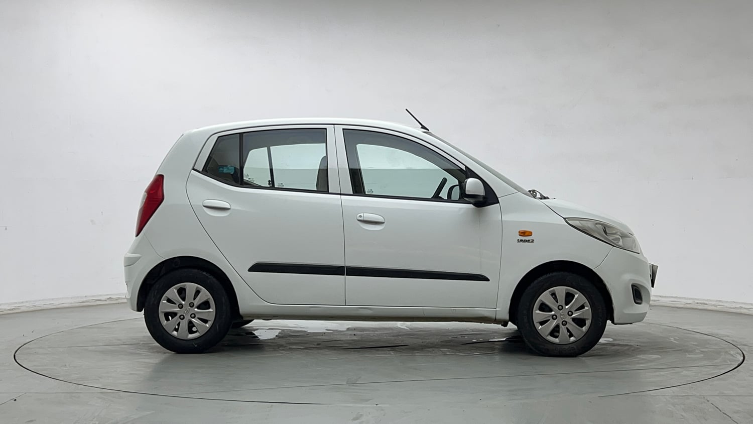 Used 2013 Hyundai i10 Magna 1.1 iRDE2 Petrol Manual exterior RIGHT SIDE VIEW