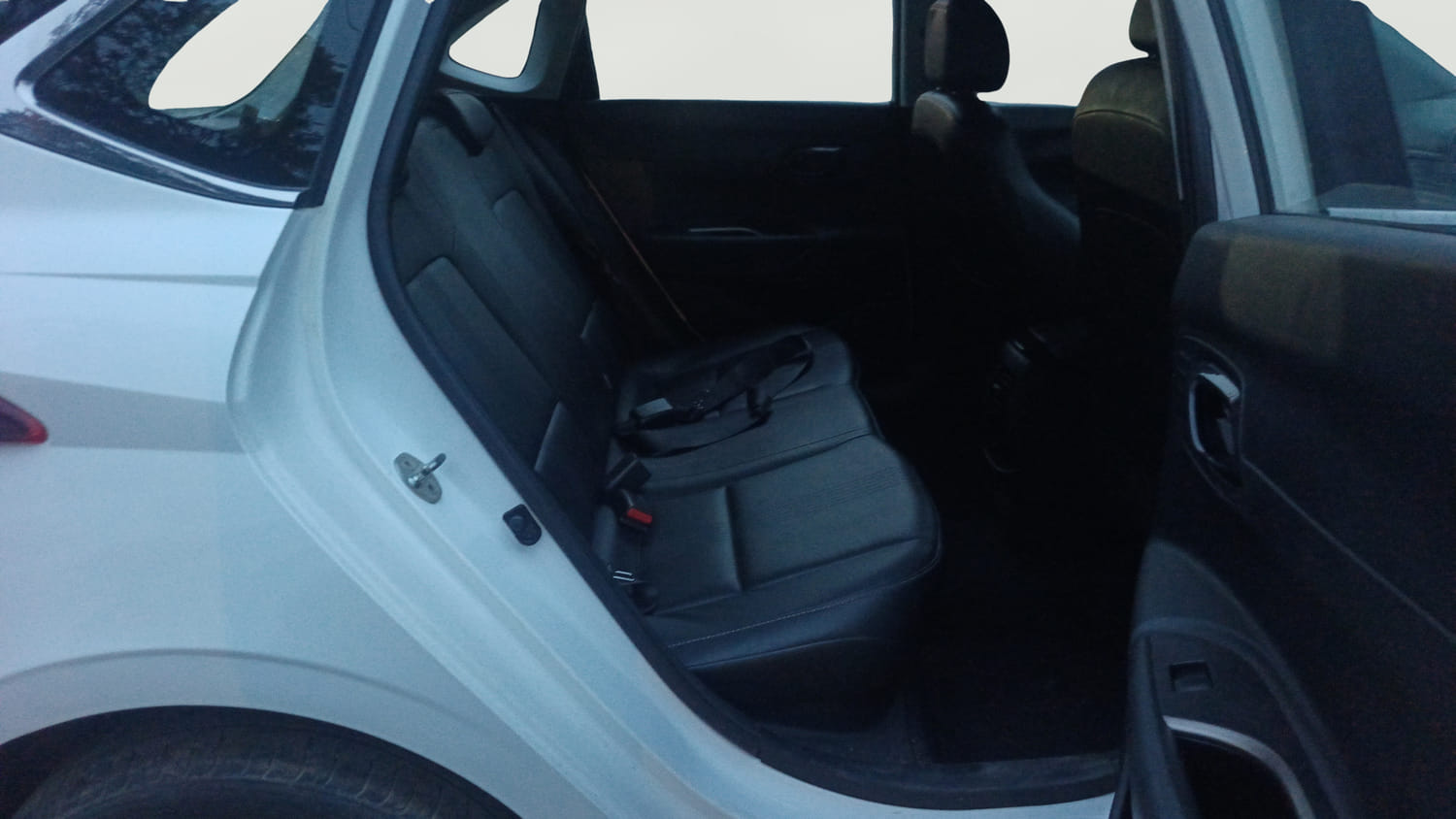 Used 2021 Hyundai i20 Asta 1.0 Turbo DCT Petrol Automatic interior RIGHT SIDE REAR DOOR CABIN VIEW