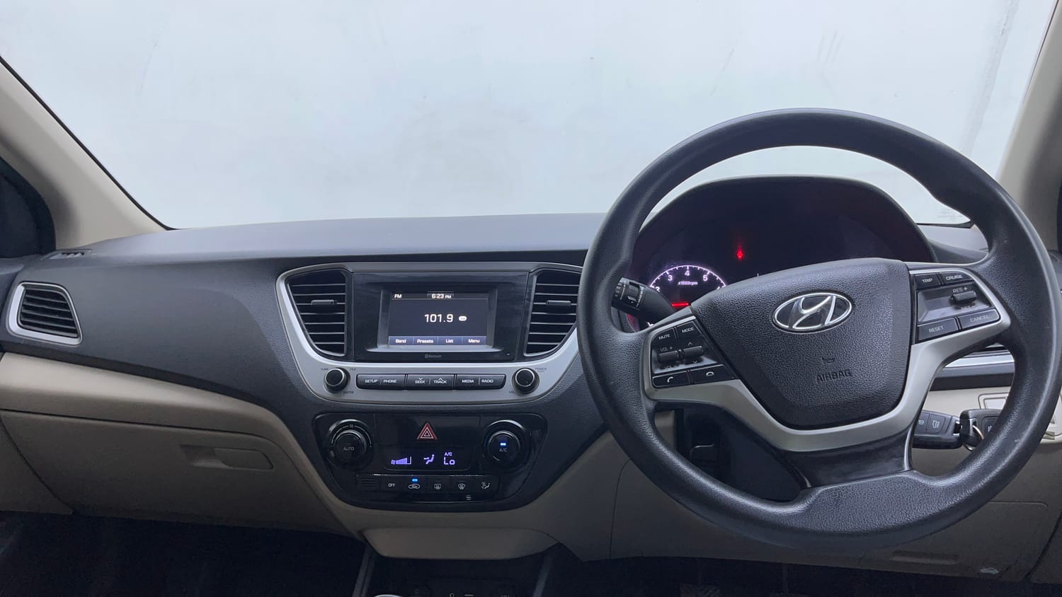 Used 2019 Hyundai Verna EX 1.4 VTVT Petrol Manual interior DASHBOARD VIEW
