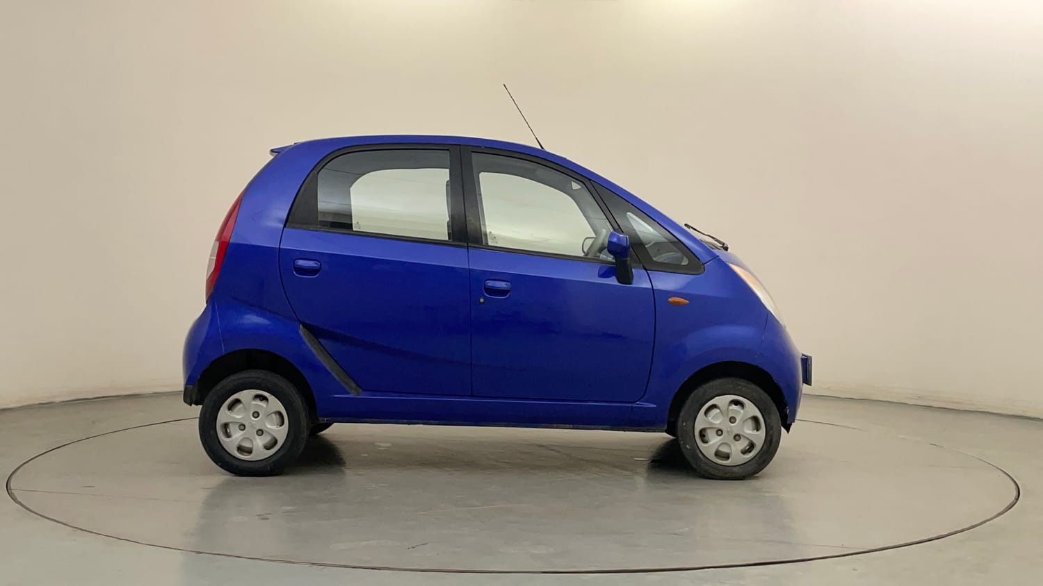 Used 2014 Tata Nano LX Petrol Manual exterior RIGHT SIDE VIEW