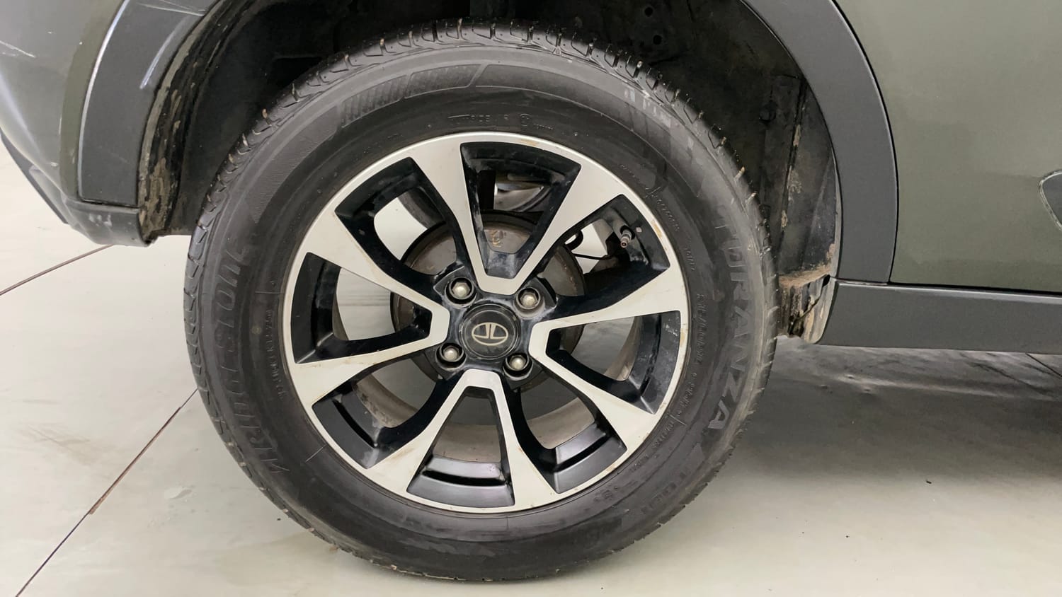 Used 2021 Tata Nexon XZA Plus (O) Diesel Diesel Automatic tyres RIGHT REAR TYRE RIM VIEW