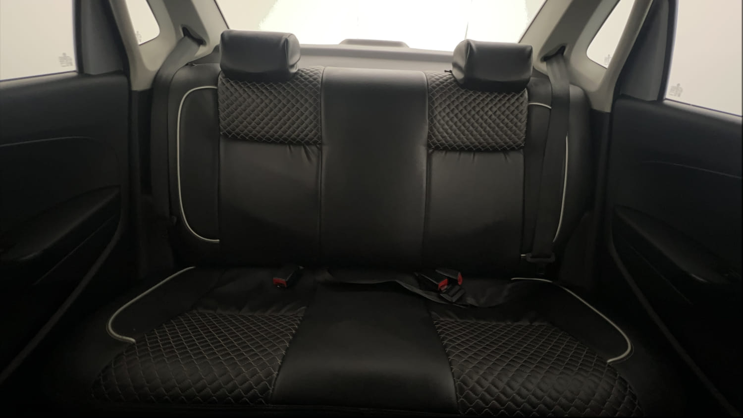Used 2019 Volkswagen Ameo Comfortline 1.0L (P) Petrol Manual interior REAR SEAT CONDITION VIEW