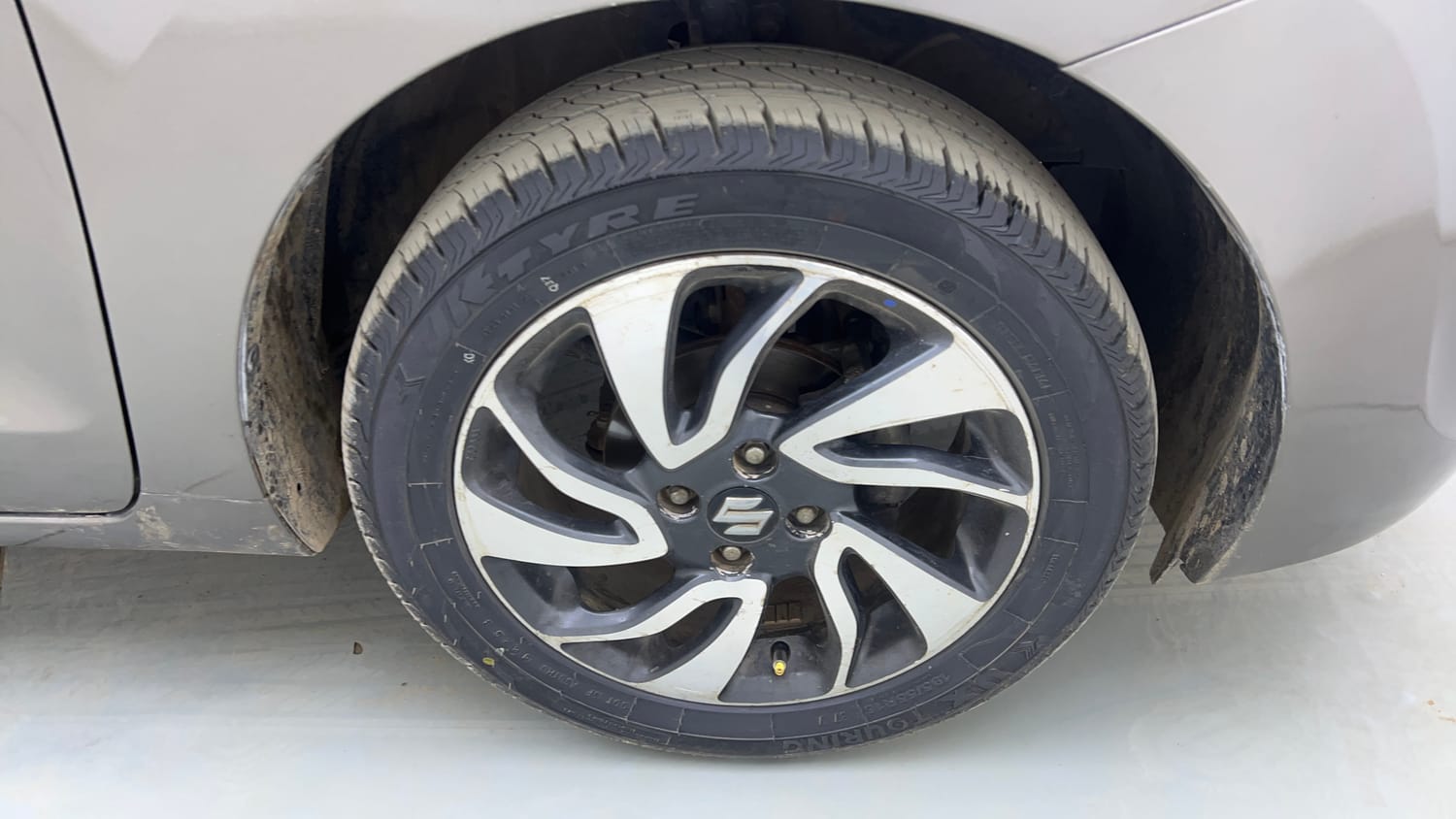 Used 2021 Maruti Suzuki Baleno Zeta Petrol Manual tyres RIGHT FRONT TYRE RIM VIEW