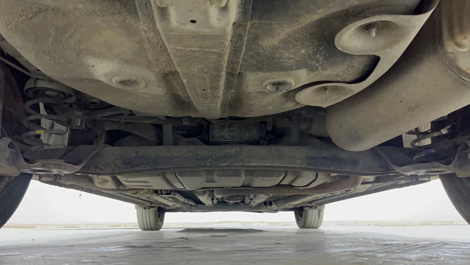 Used 2019 Hyundai Verna EX 1.4 VTVT Petrol Manual extra REAR UNDERBODY VIEW (TAKEN FROM REAR)