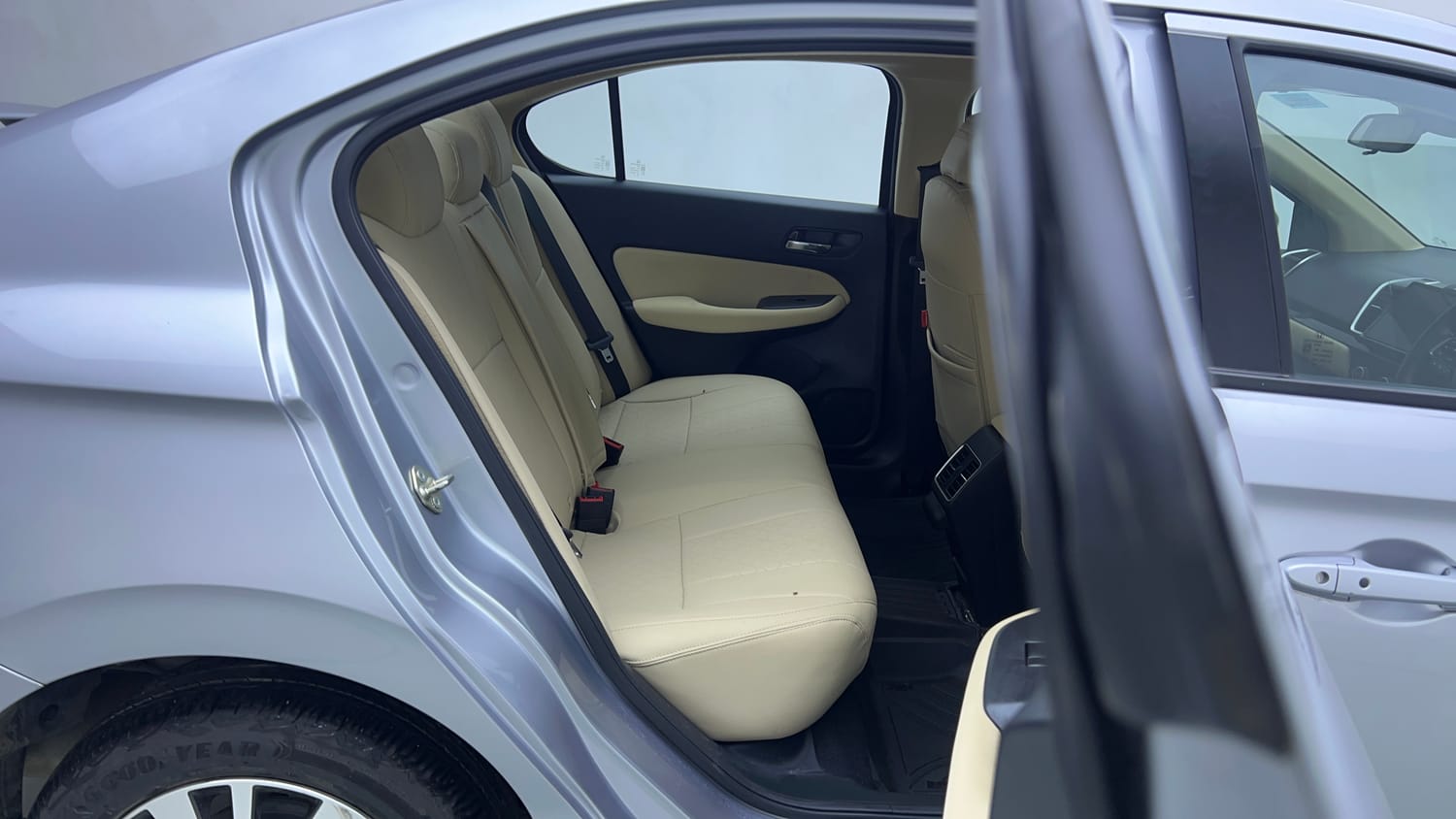 Used 2024 Honda City V Petrol CVT Petrol Automatic interior RIGHT SIDE REAR DOOR CABIN VIEW
