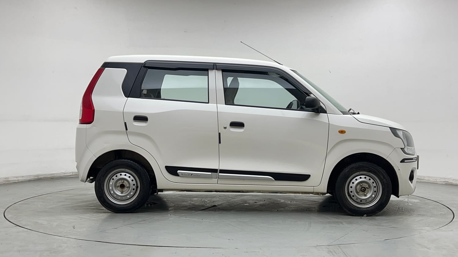Used 2023 Maruti Suzuki Wagon R LXI 1.0 Petrol Manual exterior RIGHT SIDE VIEW