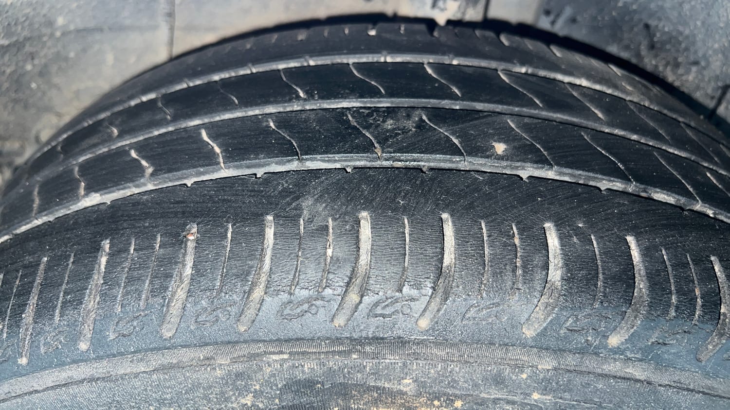 Used 2022 Tata Altroz XZ Plus i-Turbo Petrol Petrol Manual tyres LEFT REAR TYRE TREAD VIEW