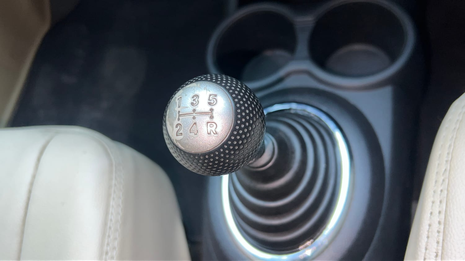 Used 2015 Honda Brio S MT Petrol Manual interior GEAR  KNOB VIEW