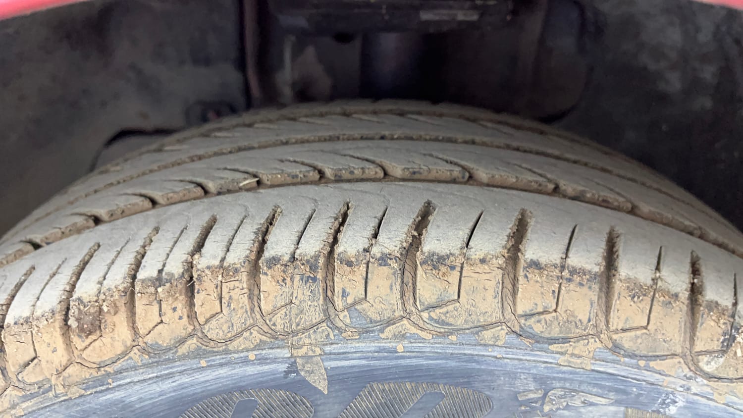 Used 2018 Tata Tiago Revotron XT Petrol Manual tyres LEFT FRONT TYRE TREAD VIEW
