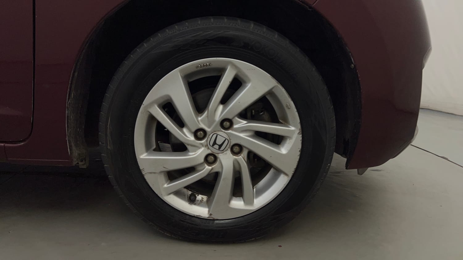 Used 2015 Honda Jazz V Petrol Petrol Manual tyres RIGHT FRONT TYRE RIM VIEW