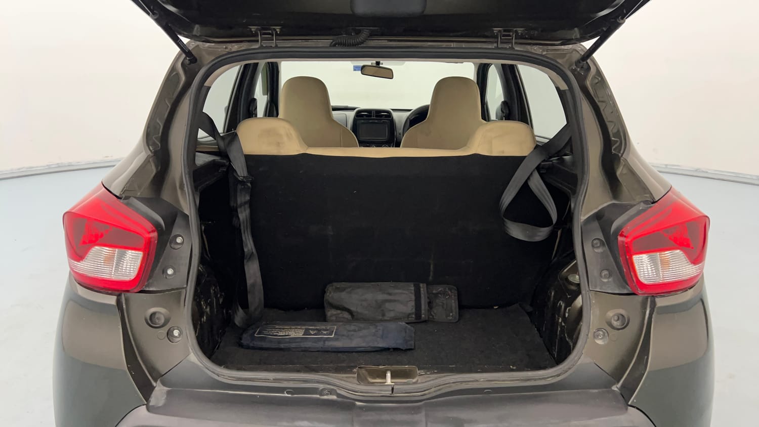 Used 2017 Renault Kwid 1.0 RXT AMT Opt Petrol Automatic interior DICKY INSIDE VIEW