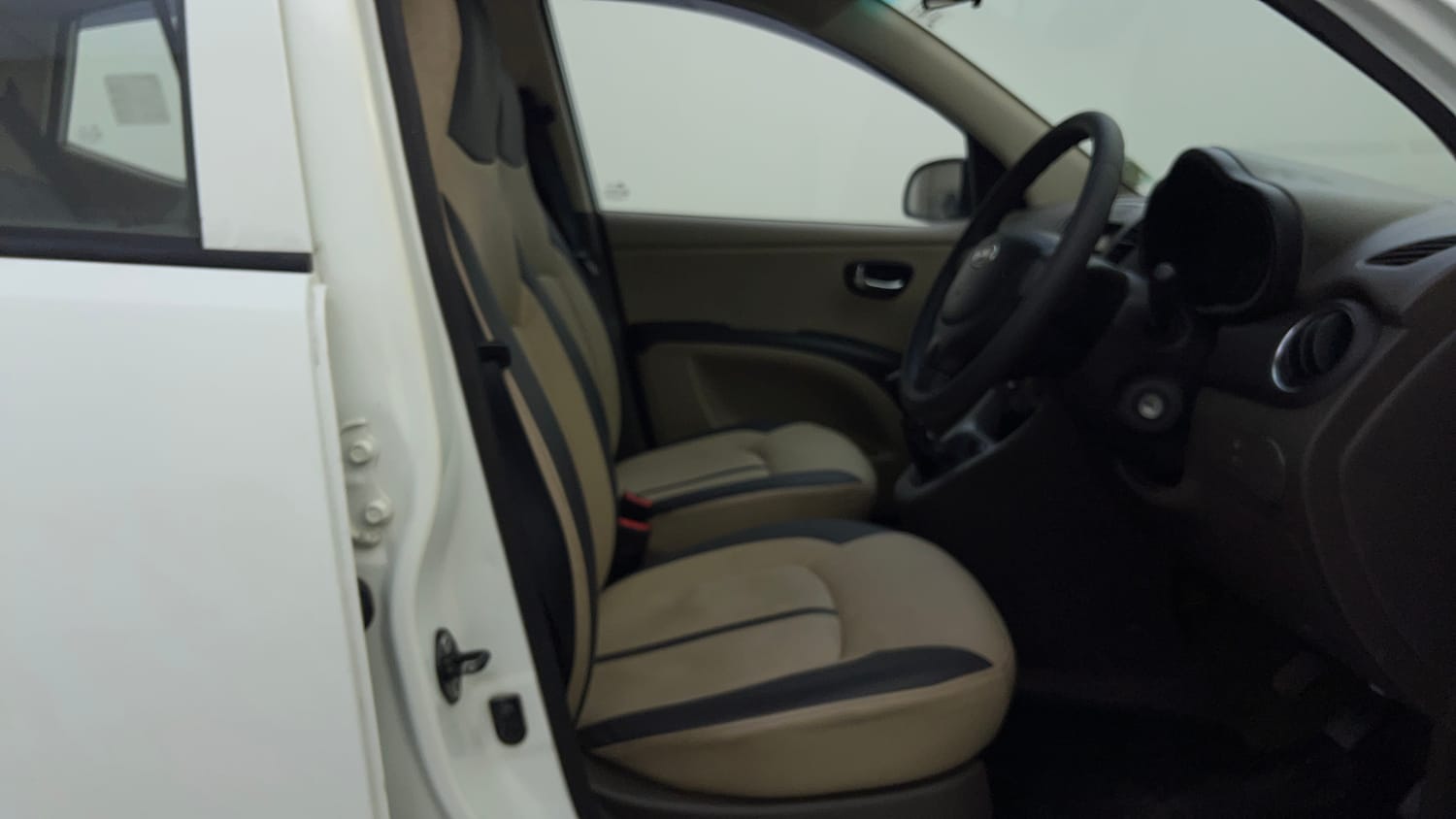 Used 2012 Hyundai i10 Magna 1.1 iRDE2 Petrol Manual interior RIGHT SIDE FRONT DOOR CABIN VIEW