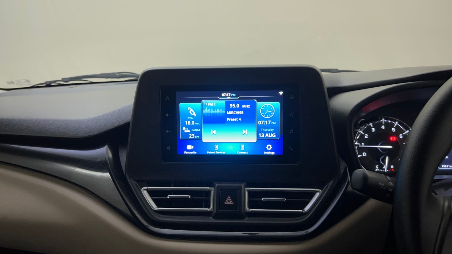 Used 2023 Toyota Glanza G Petrol Manual top_features Touch screen infotainment system