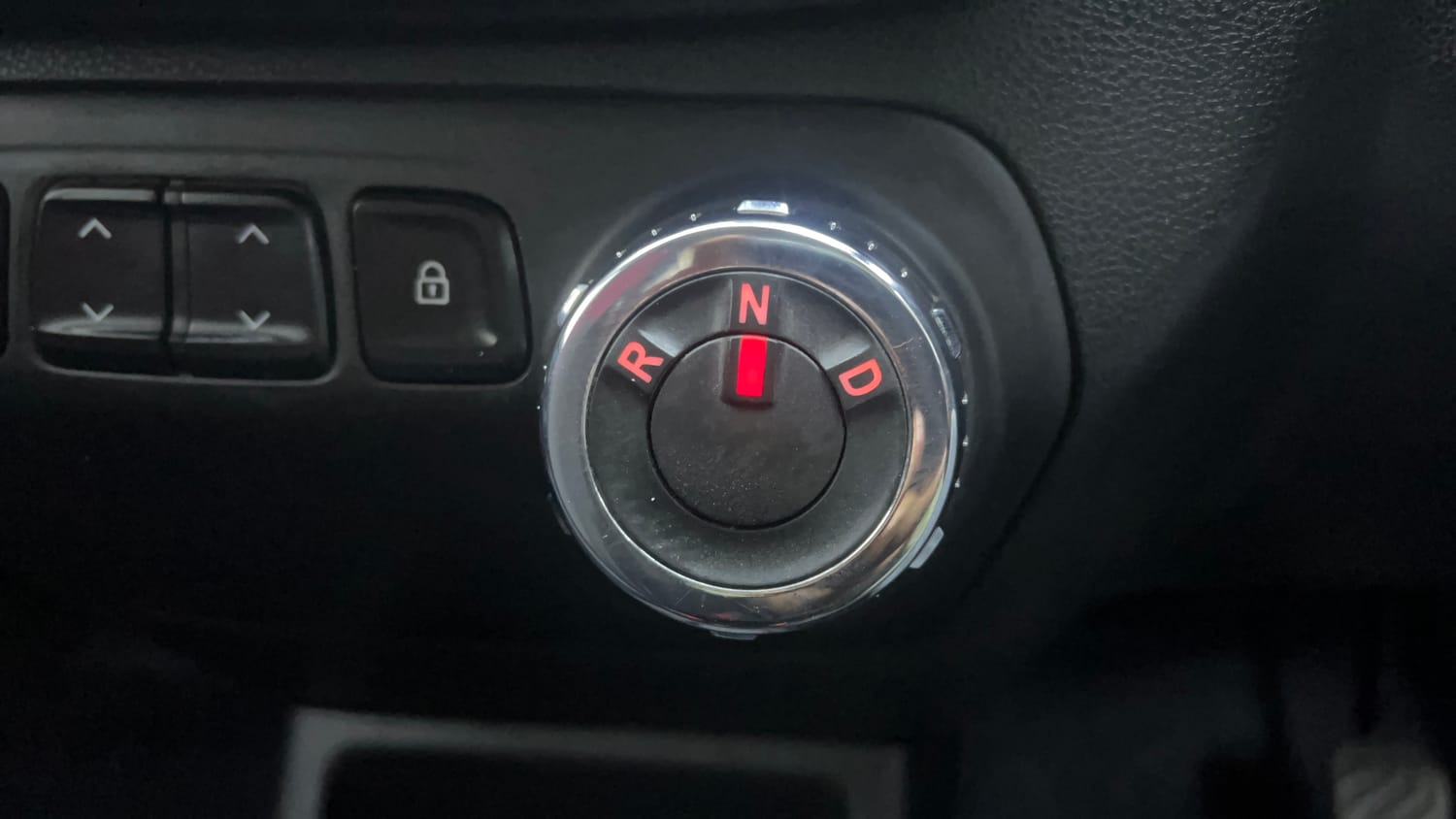 Used 2018 Renault Kwid 1.0 RXT AMT Opt Petrol Automatic interior GEAR  KNOB VIEW