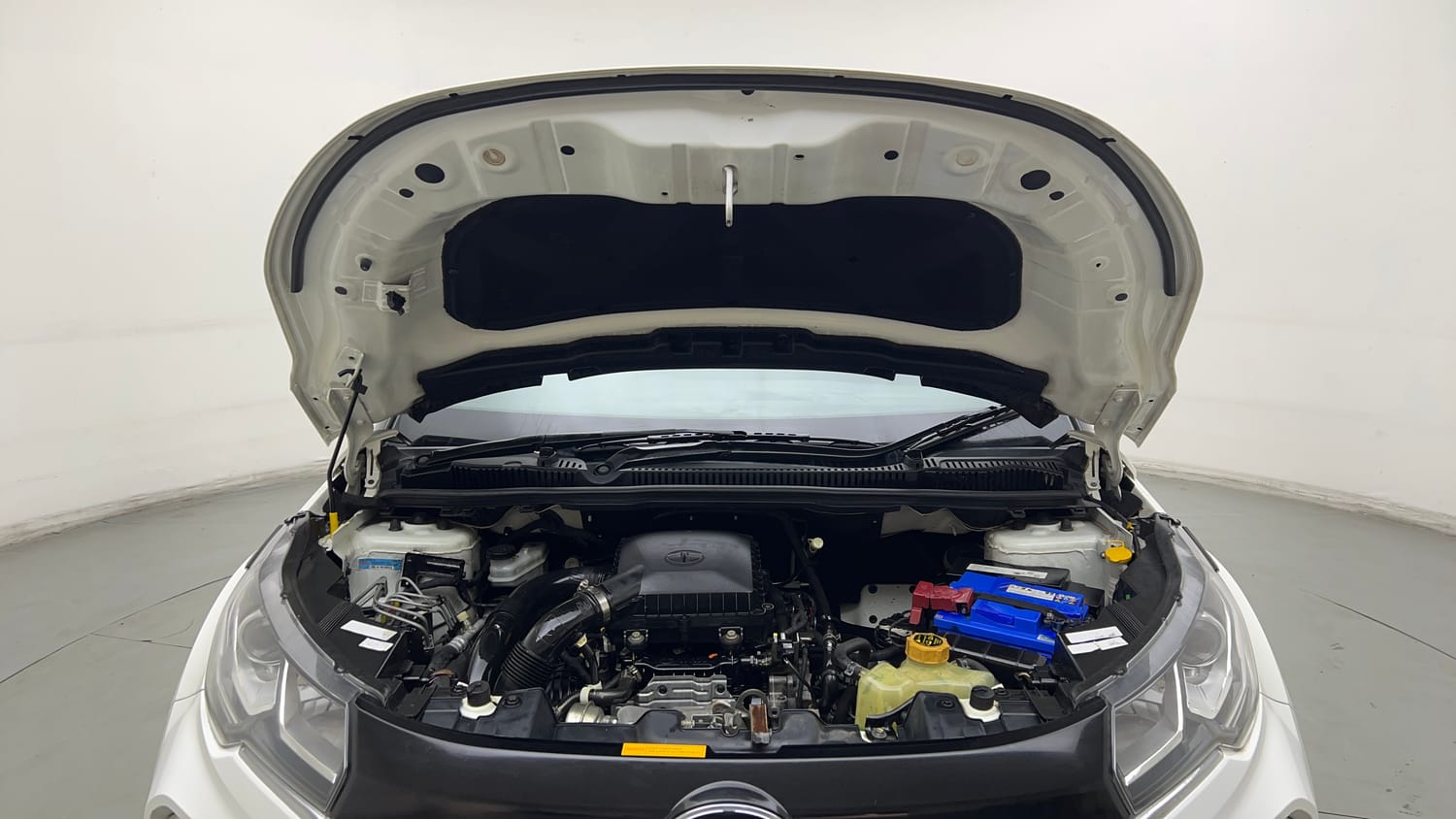 Used 2022 Tata Nexon XZ Plus Petrol Manual engine ENGINE & BONNET OPEN FRONT VIEW