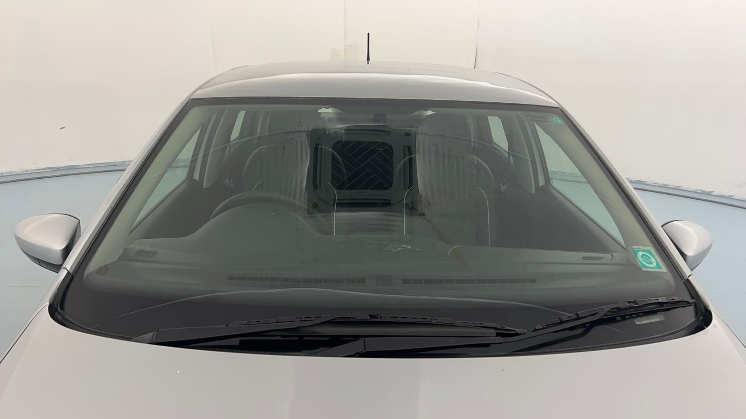 Used 2019 Volkswagen Ameo Comfortline 1.0L (P) Petrol Manual exterior FRONT WINDSHIELD VIEW