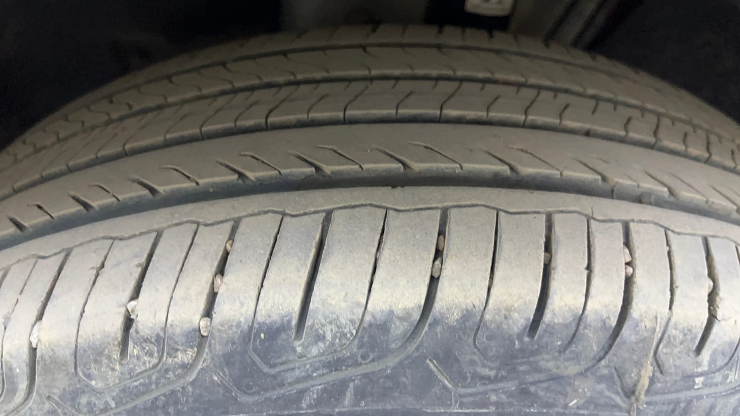Used 2025 Skoda Kylaq Classic Petrol Manual tyres LEFT FRONT TYRE TREAD VIEW