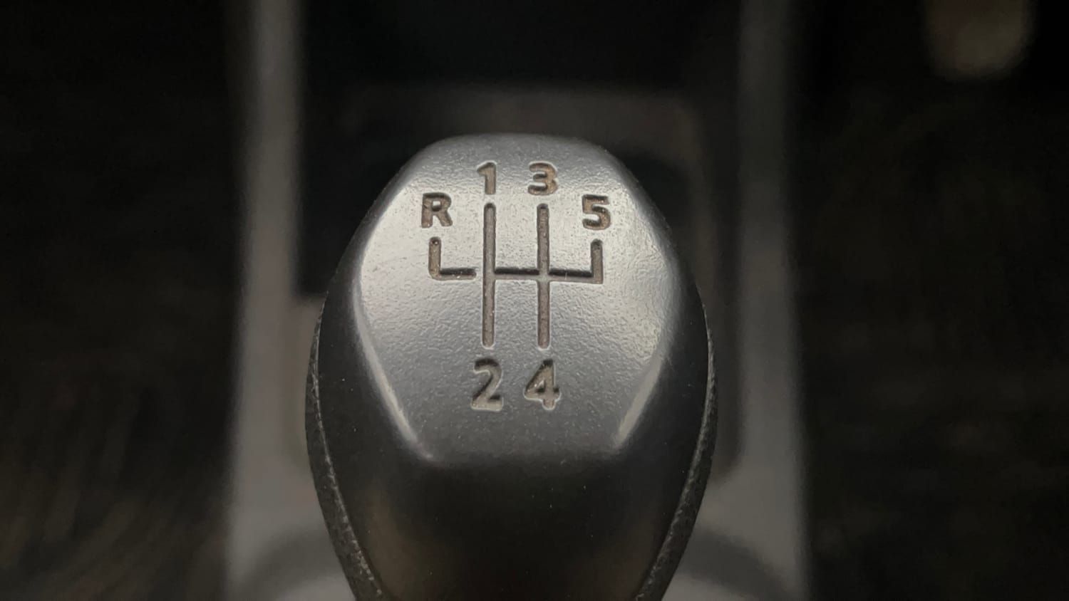 Used 2017 Renault Kwid 1.0 RXL Petrol Manual interior GEAR  KNOB VIEW
