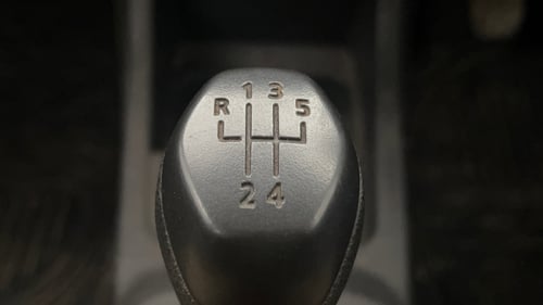 Used 2017 Renault Kwid 1.0 RXL Petrol Manual interior GEAR  KNOB VIEW