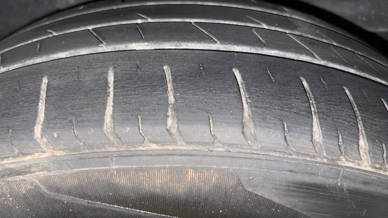 Used 2016 Honda Jazz V AT Petrol Petrol Automatic tyres RIGHT REAR TYRE TREAD VIEW