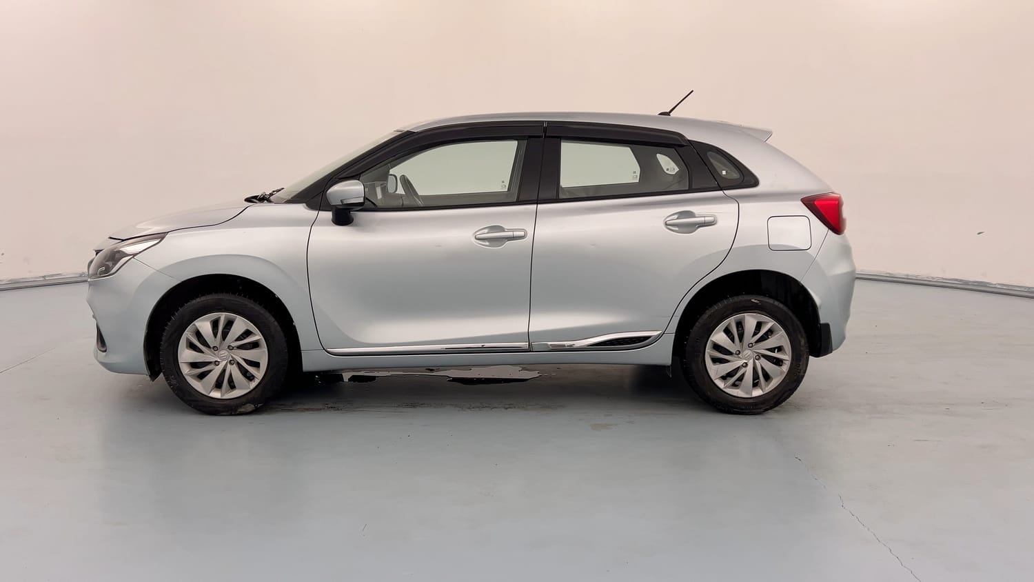 Used 2023 Maruti Suzuki Baleno Delta MT Petrol Manual exterior LEFT SIDE VIEW